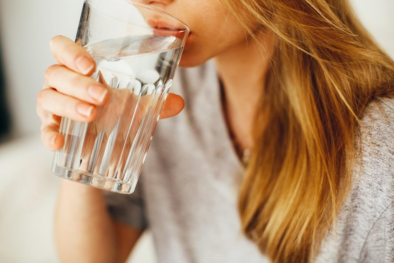 woman-drinking-water